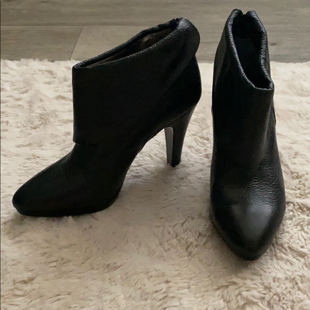 Banana Republic Leather heeled booties